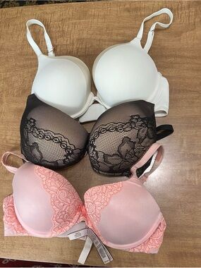 Victoria secret & secret treasures 36C bras bundle